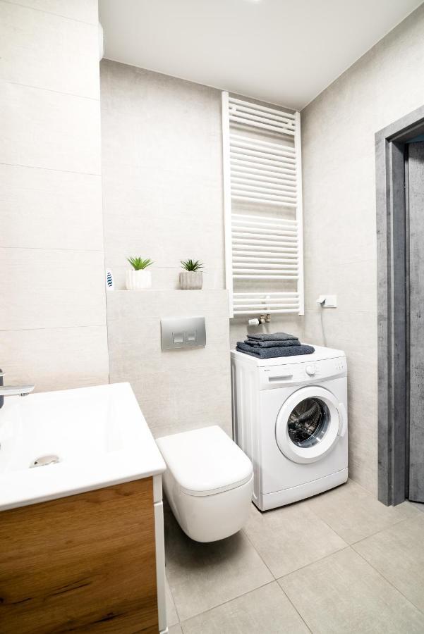 Unique Apt Eve - Free Garage Krakow Ngoại thất bức ảnh